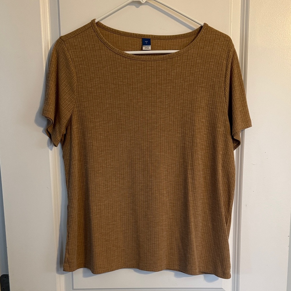 Old Navy Ribbed Short-Sleeve Tee in Camel Brown